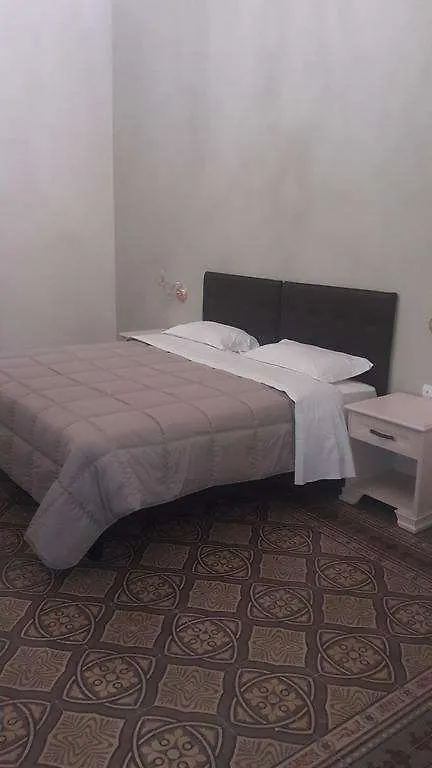 Alexander House Ξενοδοχείο Κατάνια 2*,